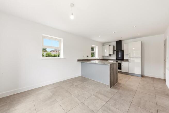 4 bed Detached for sale Image 9