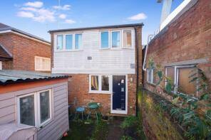 10 Crowthers House, Longport, Canterbury CT1 1PE