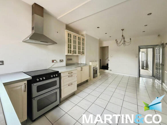 3 bed Terraced for sale Image 2