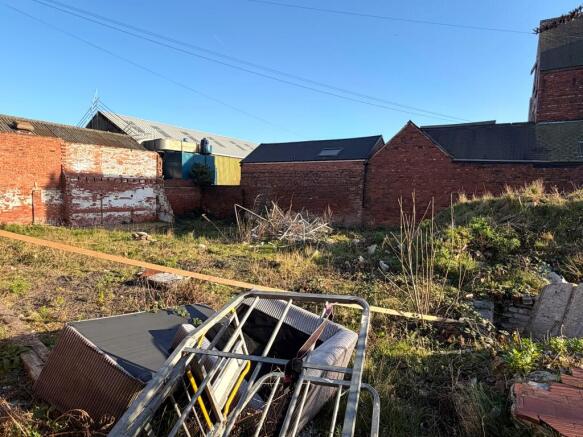 Land T202603201541.jpg