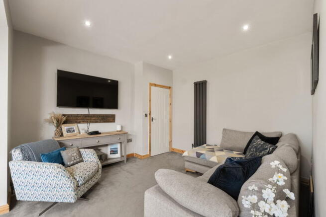 4 bed Semi-Detached for sale Image 6