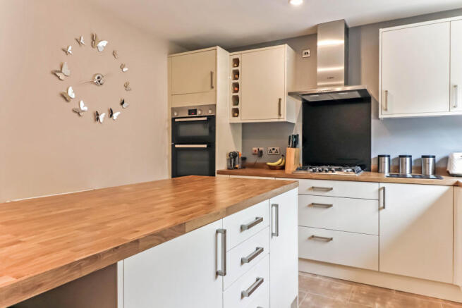 Kitchen 1.JPG
