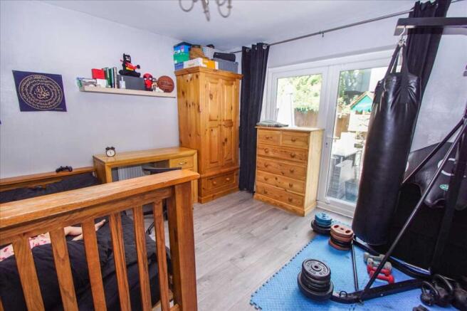 Cranbourne Close, Slough photo 5