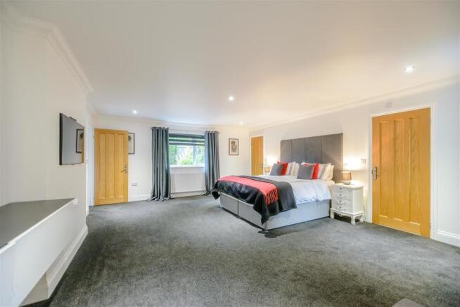 8401581-interior17.jpg