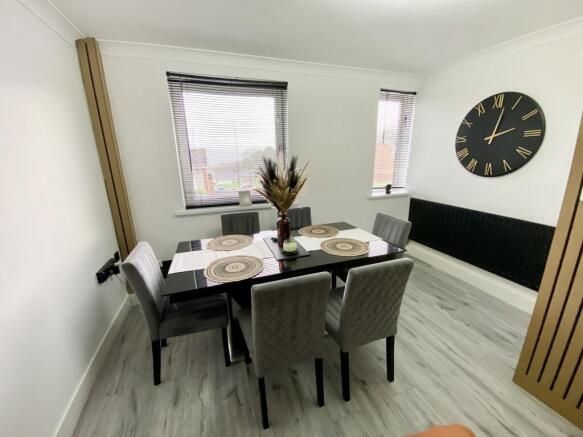 Lounge/Dining Room