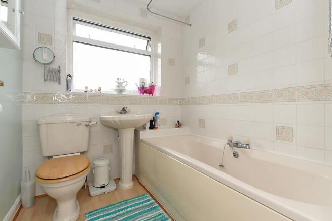 Fin-Bathroom.jpg