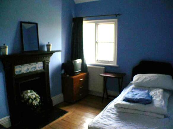 BEDROOM 5