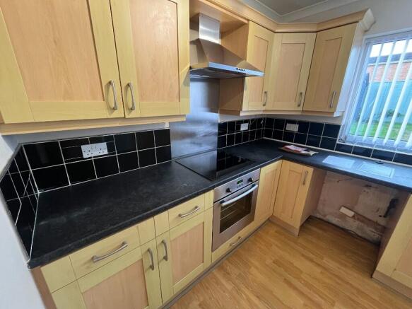 3 bed Semi-Detached to rent Image 6