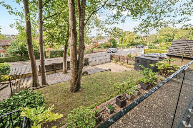 4 bed Semi-Detached for sale Image 4