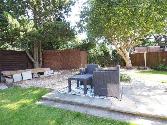 Outdoor Entertainment Area 960