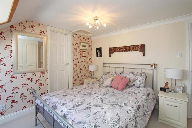 48PFR - Bedroom one.jpg