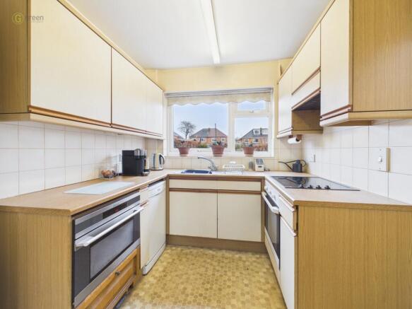 cam01698g0pr0153still001