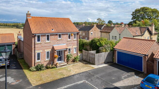 4 bed Detached for sale Image 4
