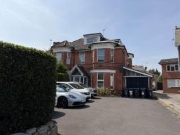 Flat 4, The Hawthornes, Holdenhurst Road, Bournemouth BH8 8DG