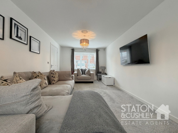 Chaffinch Close, Clipstone Village, NG21 photo 4