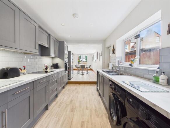 4 bed End of Terrace for sale Image 4