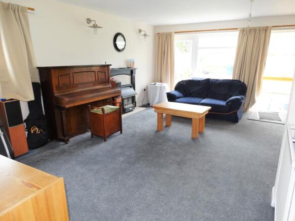 Lounge 2