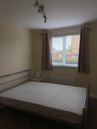 Bed 2.jpg