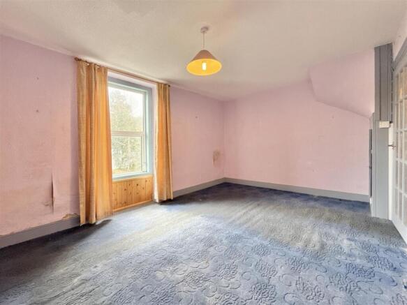 Bedroom 1.jpg