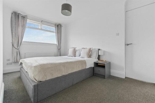 3 bed Semi-Detached for sale Image 9