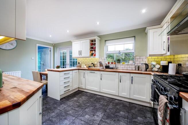 Barnby Close, Haverhill photo 4