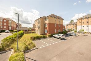 Flat 2, Firhill House, Twickenham Close, Stratton St Margaret, Swindon SN3 3FE