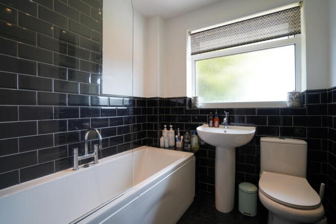 3 bed Terraced for sale Image 9