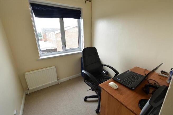 11 Oak Close, Bedroom 3.JPG