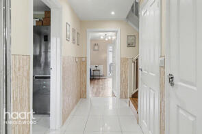 10, Humbleward Place, Romford RM3 9FN