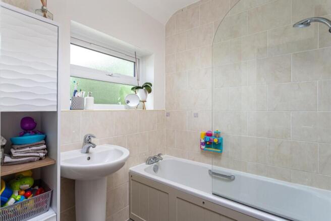 3 bed Terraced for sale Image 11