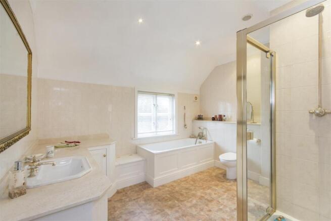 Bathroom 1 High Res JPG.jpg
