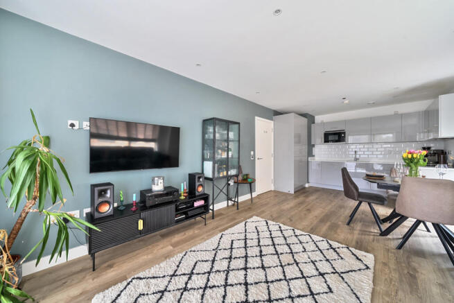 7-6819cd1f97728-1...