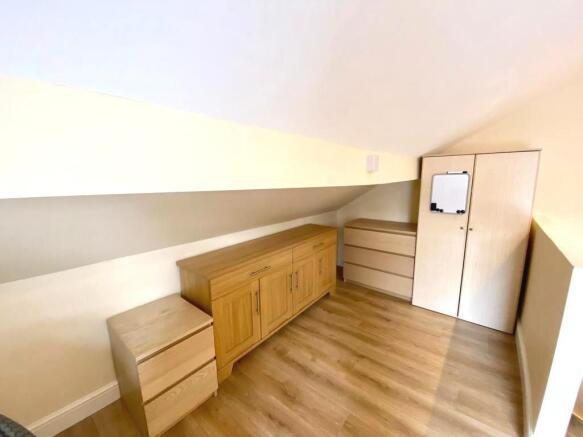 2 bed Flat to rent Image 10