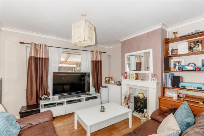8392897-interior05.jpg