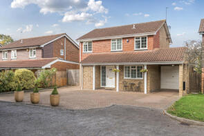 64, Hatherwood, Leatherhead KT22 8TT