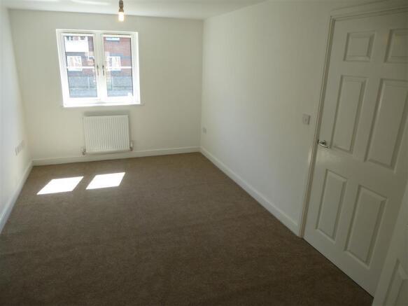 3 bed House to rent Image 4