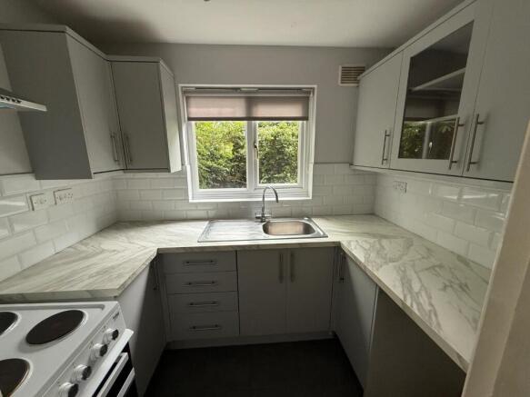 Chandos Close, Grange Park photo 4