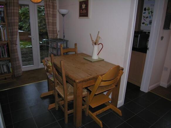 kitchen/breakfast
