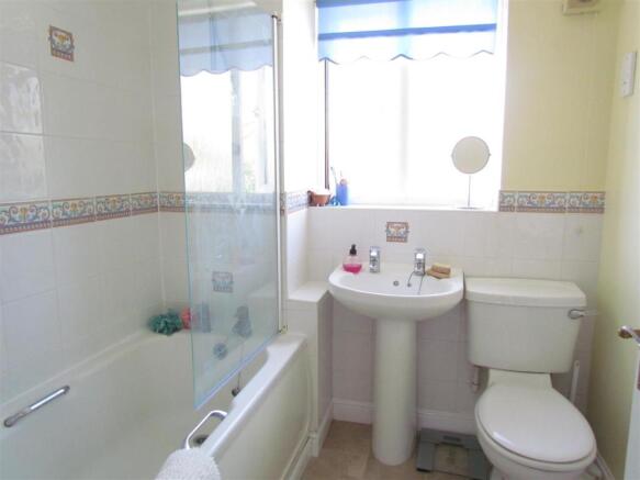 Bathroom.JPG