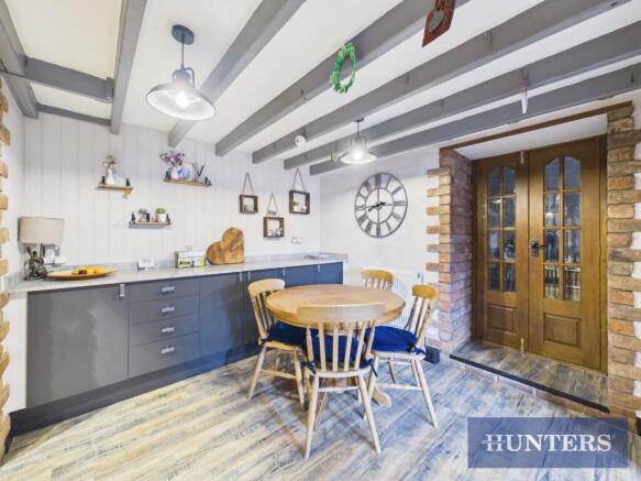 4 bed Link Detached House for sale Image 10