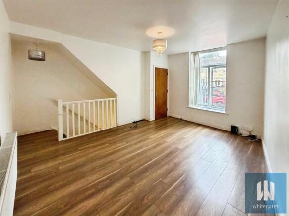 2 bed Terraced to rent Image 3