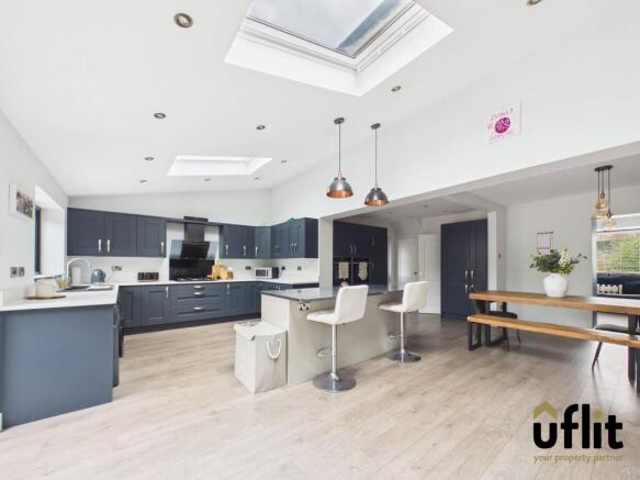 3 bed Semi-Detached for sale Image 4