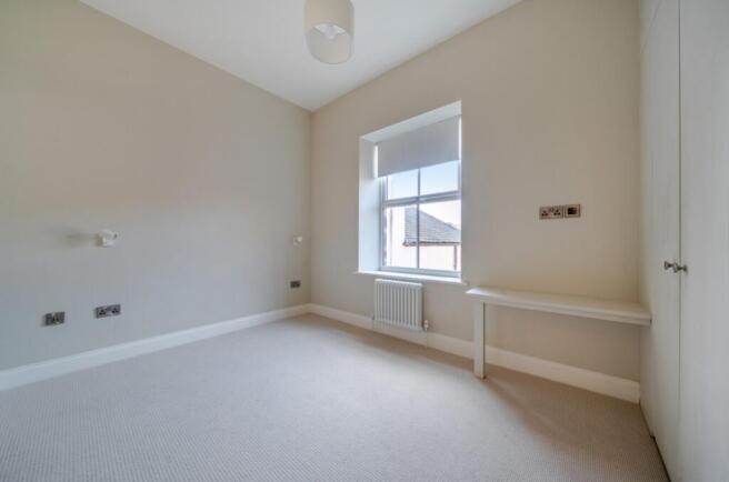 1 bed Apartment to rent Image 11