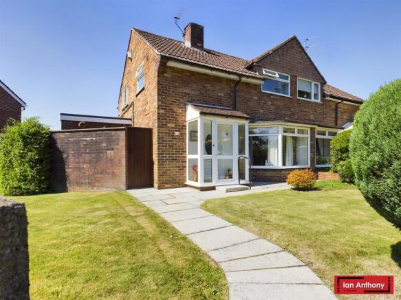 FRONT GARDEN