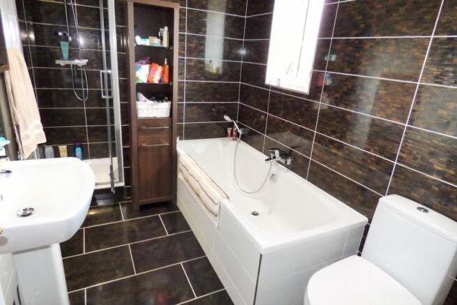 En-Suite Bathroom