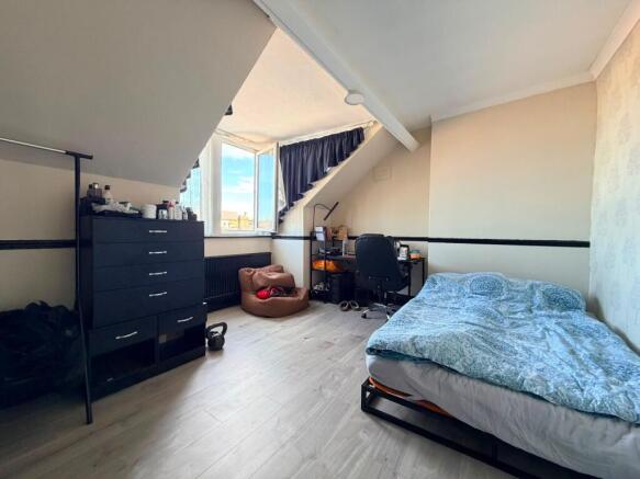 3 bed Terraced for sale Image 10