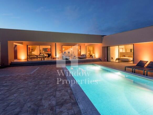 Luxury Contemporary Villa next to Palmares Resort
