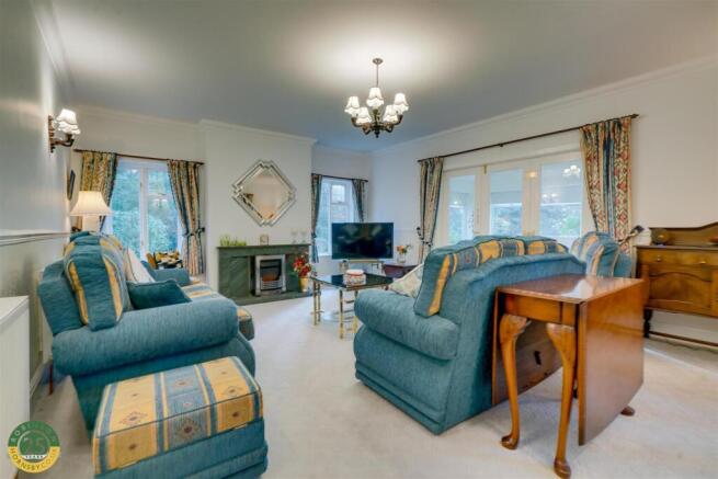 4 bed Detached for sale Image 9