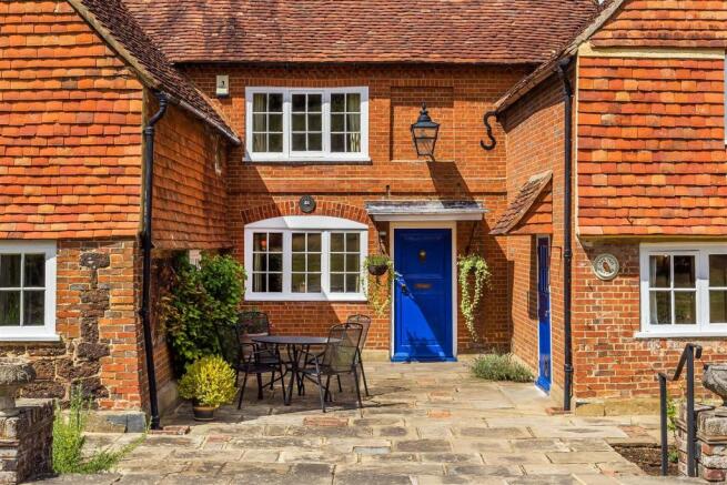 house. estate agency Dunsfold Oak Tree Cottage