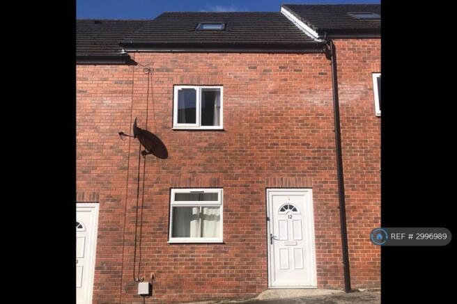 4 bed Terraced to rent in royston